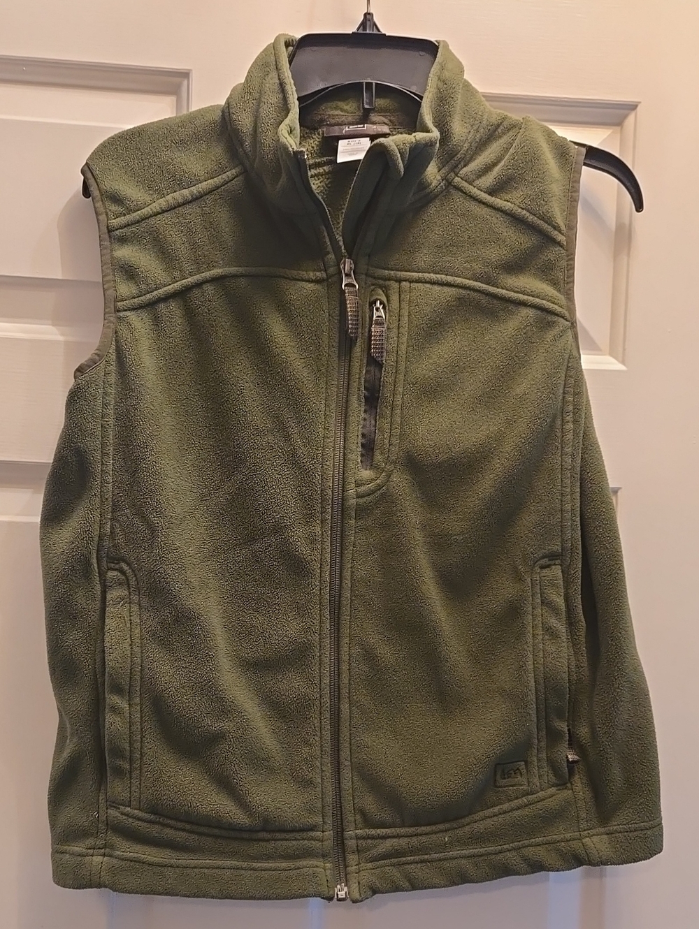 REI Olive Green Fleece Vest with Zip Chest Pocket, Boys XL